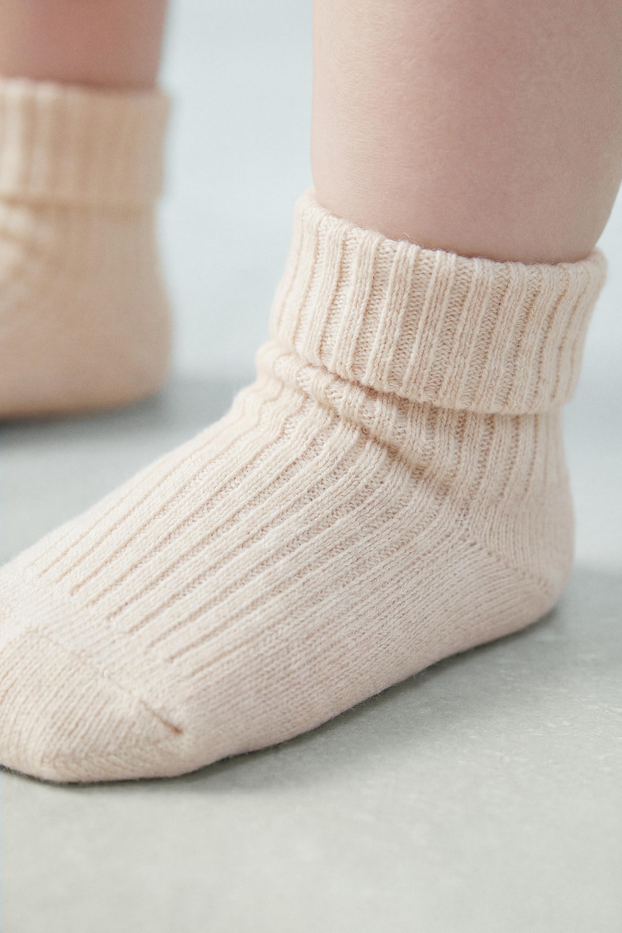 FOUR-PACK OF RIBBED SOCKS WITH BOX